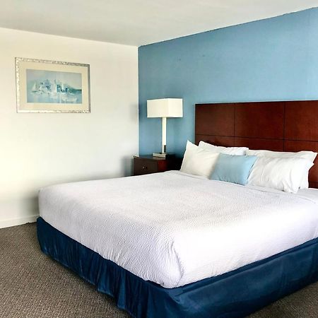 Guestlodge West Dennis エクステリア 写真