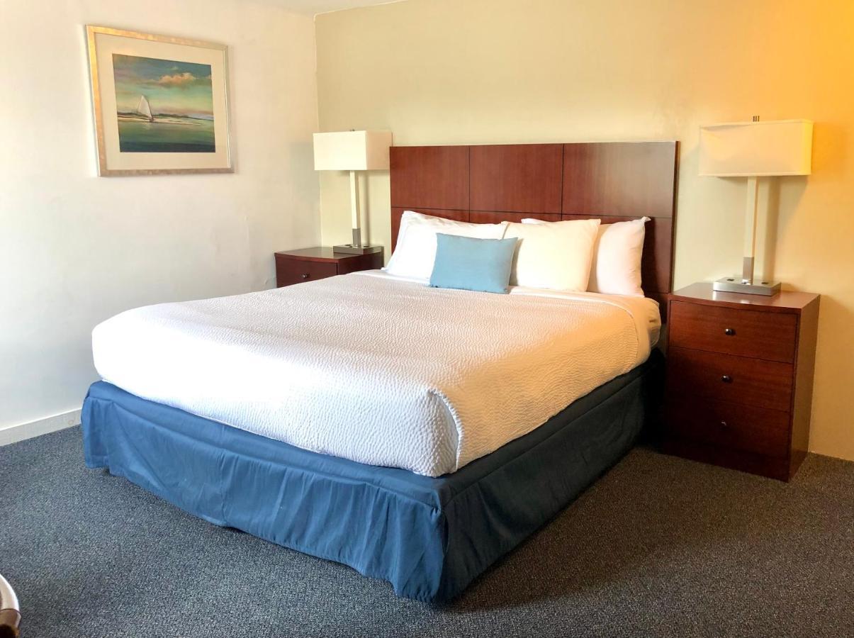 Guestlodge West Dennis エクステリア 写真