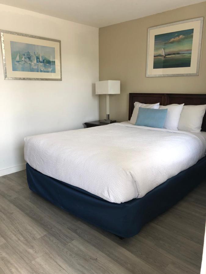 Guestlodge West Dennis エクステリア 写真