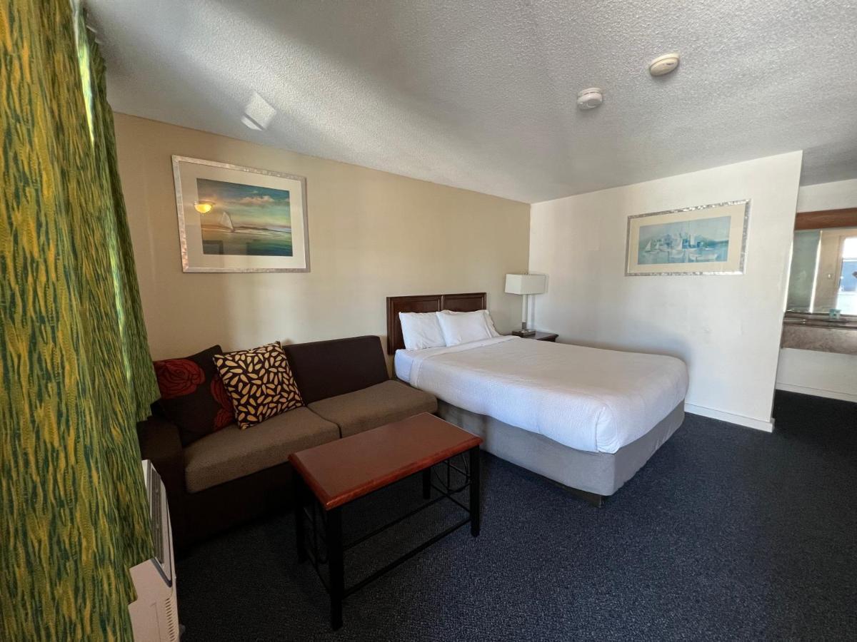 Guestlodge West Dennis エクステリア 写真