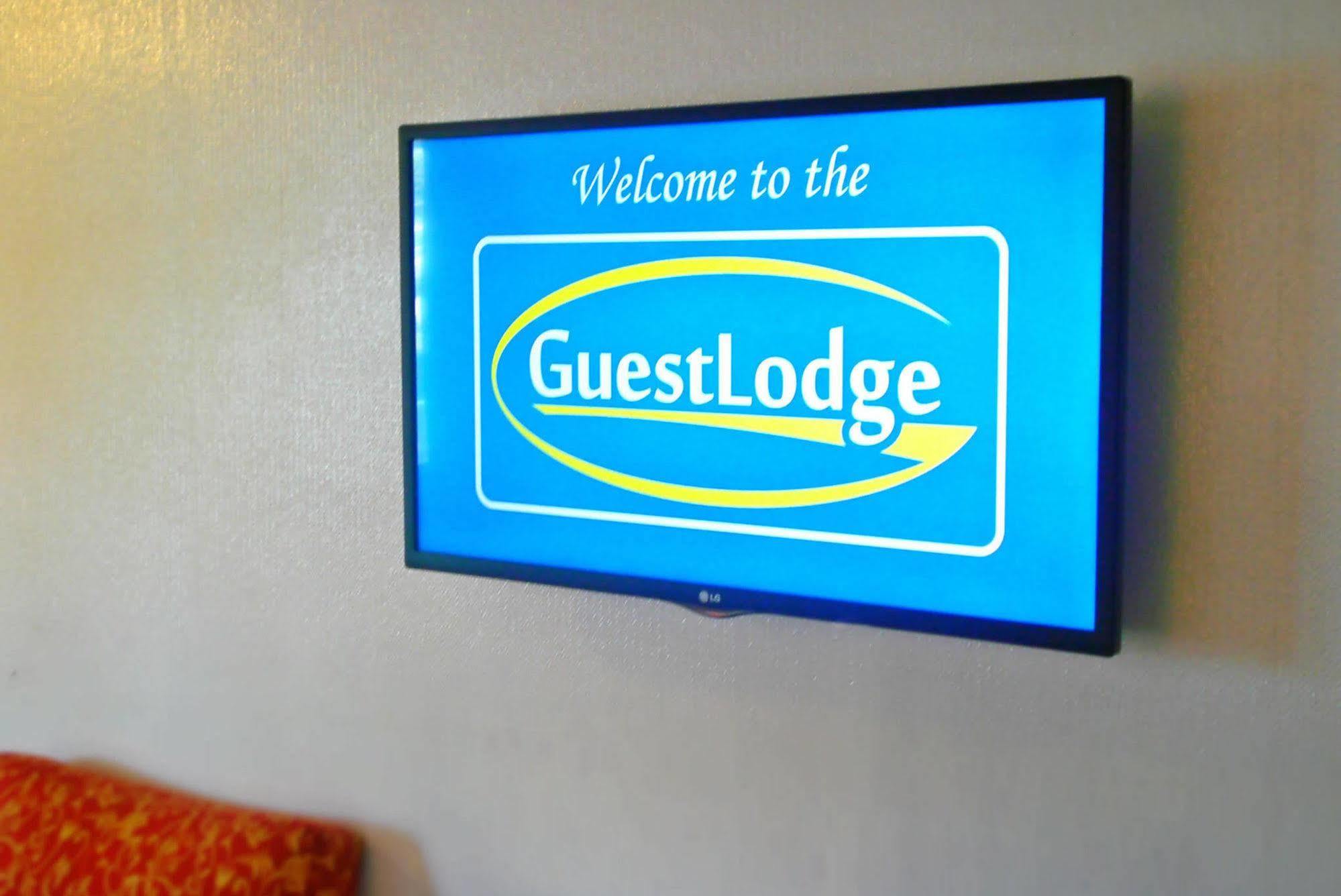 Guestlodge West Dennis エクステリア 写真