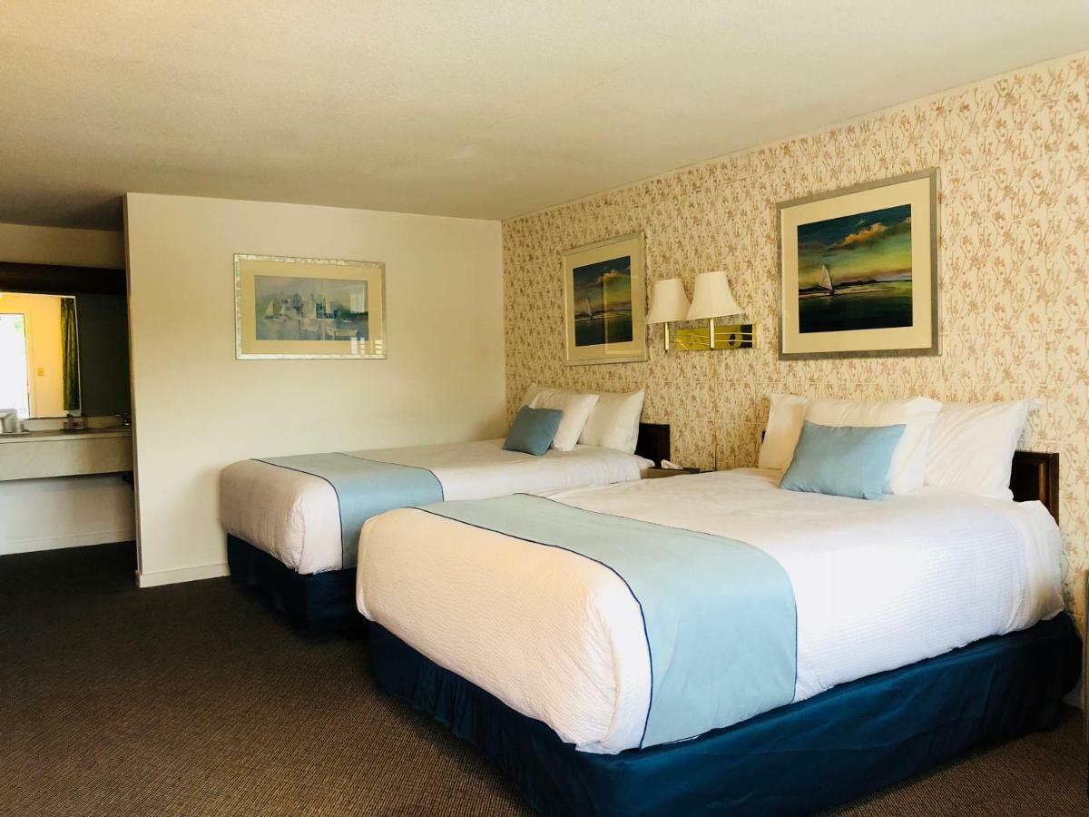 Guestlodge West Dennis エクステリア 写真